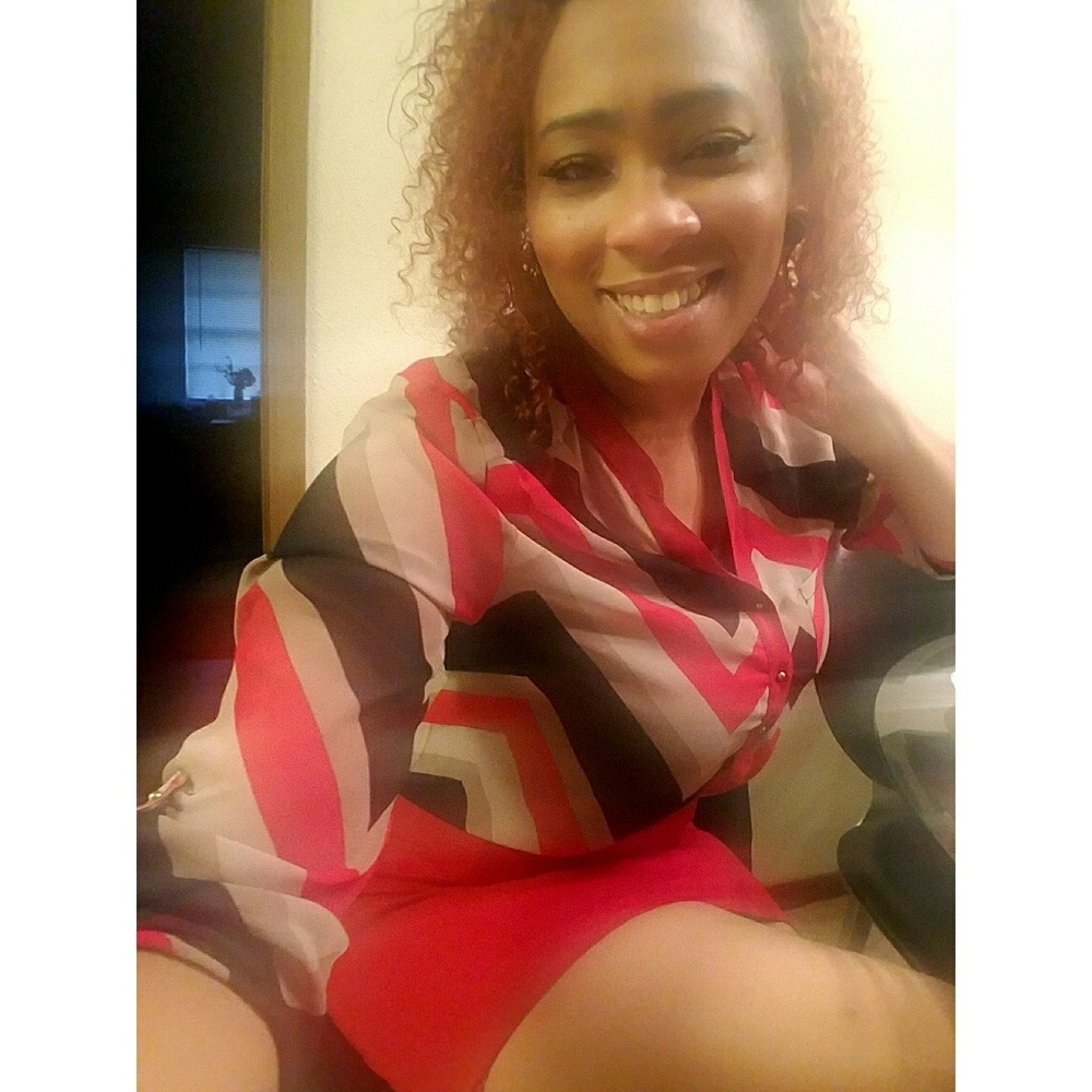 Red, Blk. & Tan 1/4 Length Sleeve Blouse